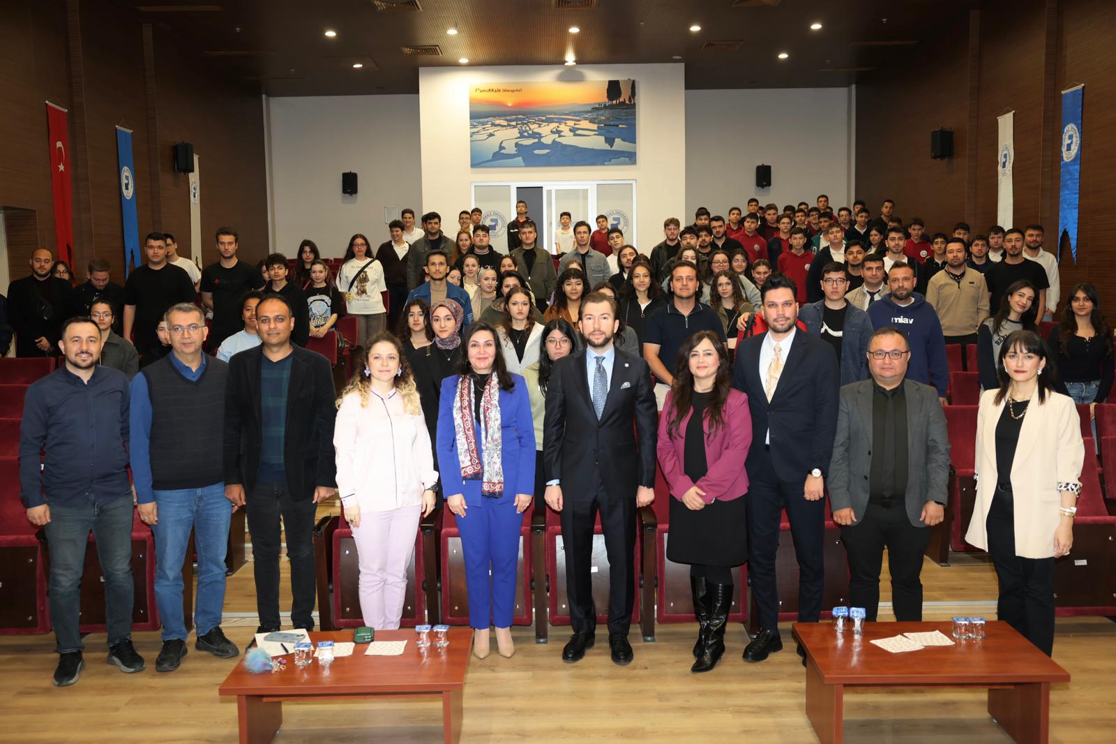 Pamukkale Üniversitesi Tarafından Düzenlenen “Kariyer Sohbetleri” Programına DENİB Başkanımız Osman Uğurlu Konuk Oldu